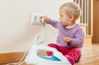 Как сделать квартиру безопасной для малыша?